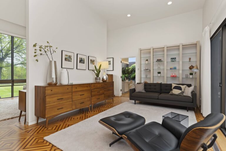 Primary Sitting Remodel